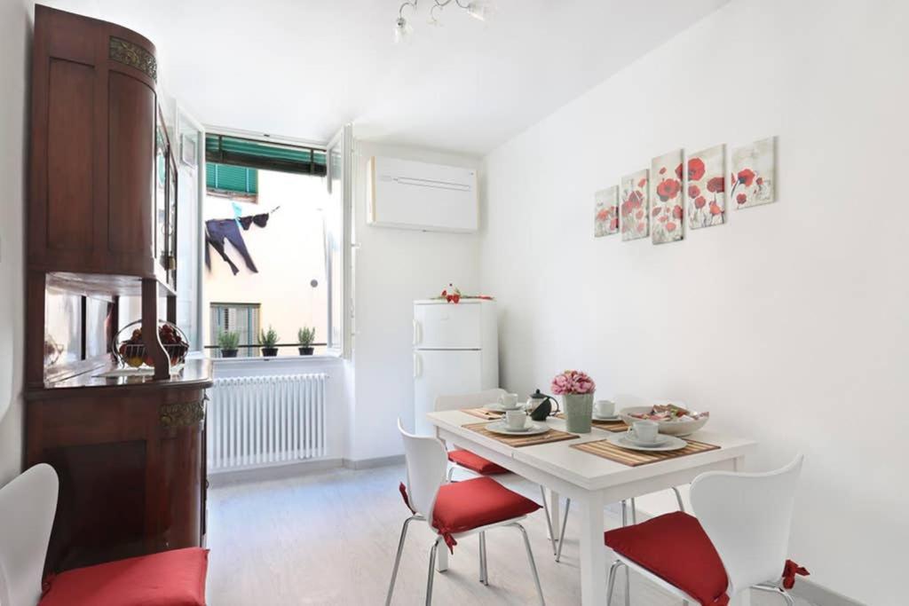 Miky'S Apartment Лука Екстериор снимка